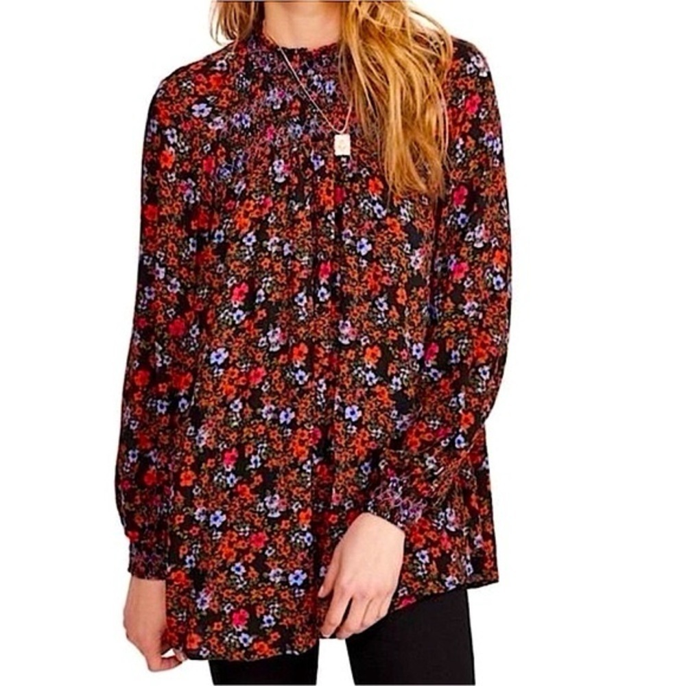 Free People Floral print long sleeve dress with ruffled neckline #floral #BoHo